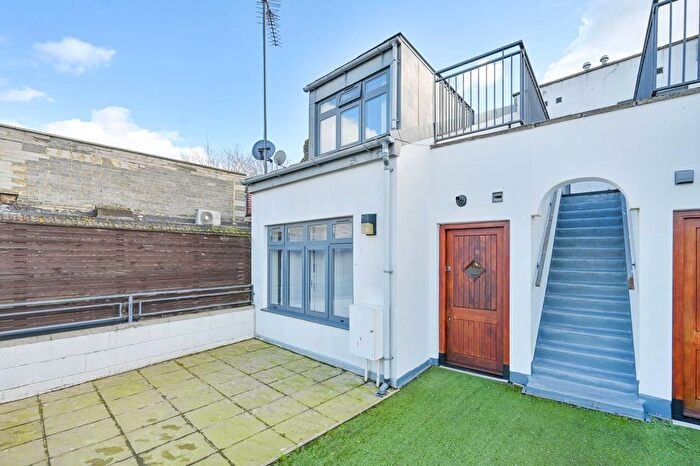 3 Bedroom Flat To Rent In Witham Road, Ealing, London, W13