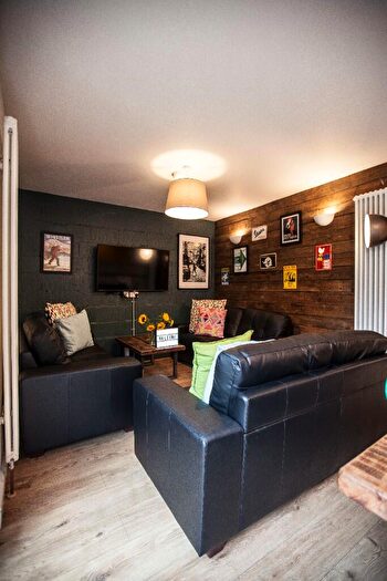 8 Bedroom Semi-Detached House To Rent In Amherst Road, Manchester, Greater Manchester, M14