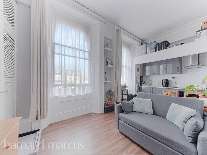 Flat To Rent In London Road, Thornton Heath, CR7