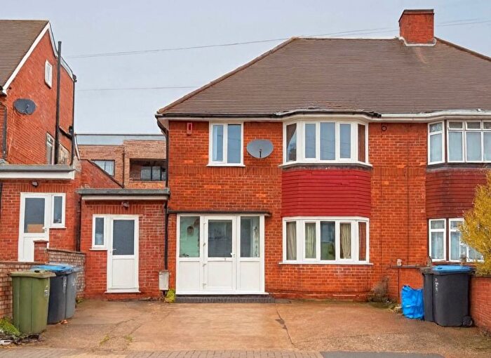 4 Bedroom Semi-Detached House For Sale In Chaplin Road, Wembley, HA0