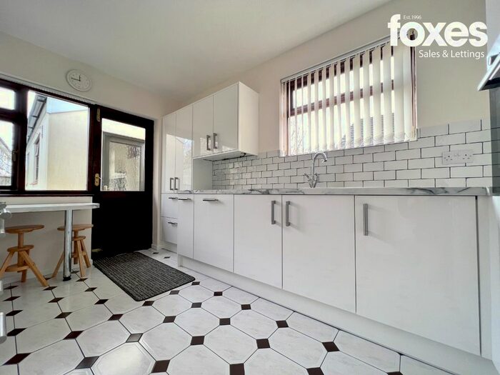 2 Bedroom Bungalow To Rent In Lavender Way, Broadstone, Dorset, BH18