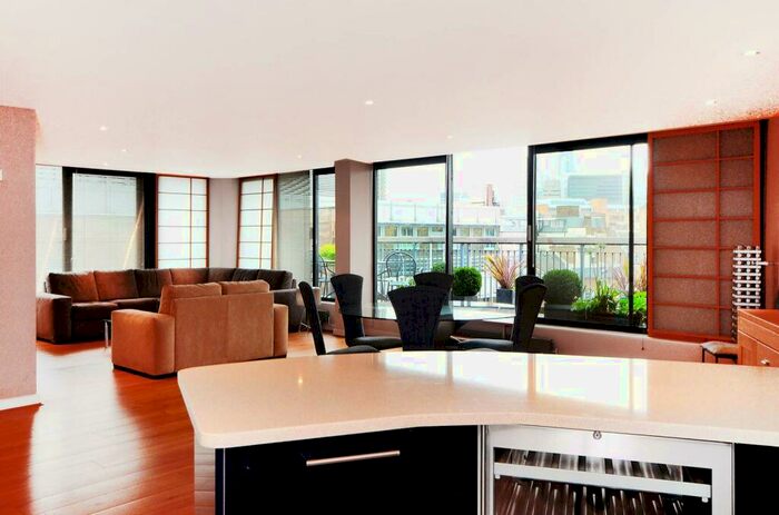 3 Bedroom Flat To Rent In Britton Street, Clerkenwell, London, EC1M