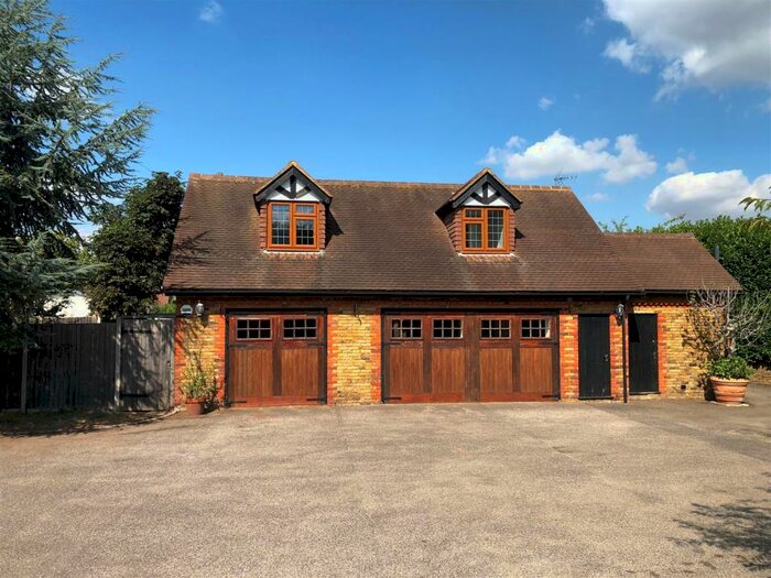 3 Bedroom Detached House To Rent In Valley Farm, South Street, Meopham, DA13
