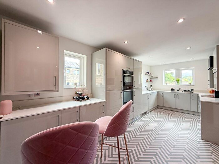 4 Bedroom Detached House For Sale In Old Turnpike, Honley, Holmfirth, HD9