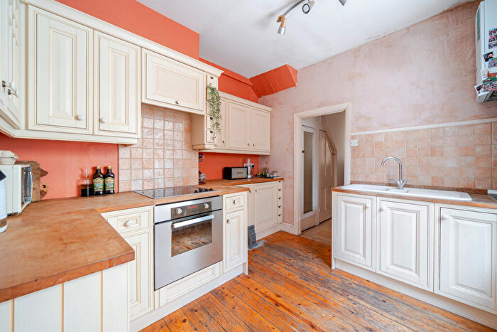 1 Bedroom Apartment For Sale In Dinsdale Road, Blackheath, SE3