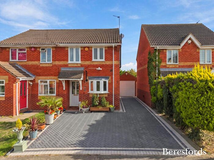 2 Bedroom Semi-Detached House For Sale In Alderton Road, Orsett, RM16