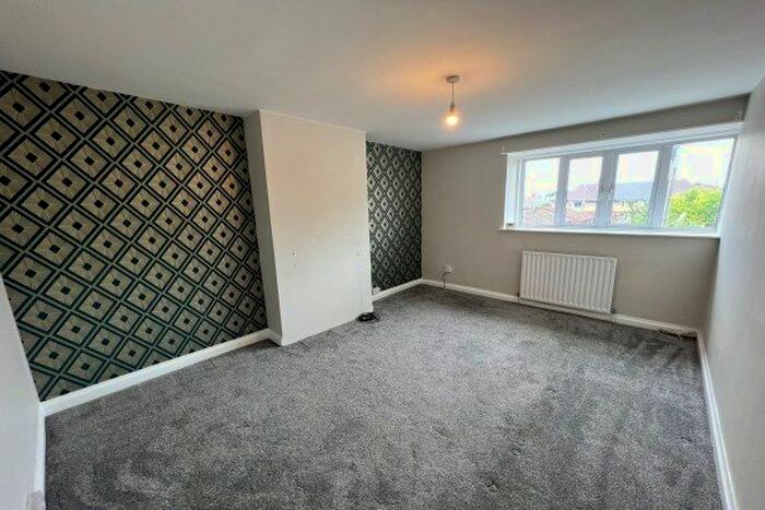 2 Bedroom Flat To Rent In Walton Drive, Chesterfield, S40