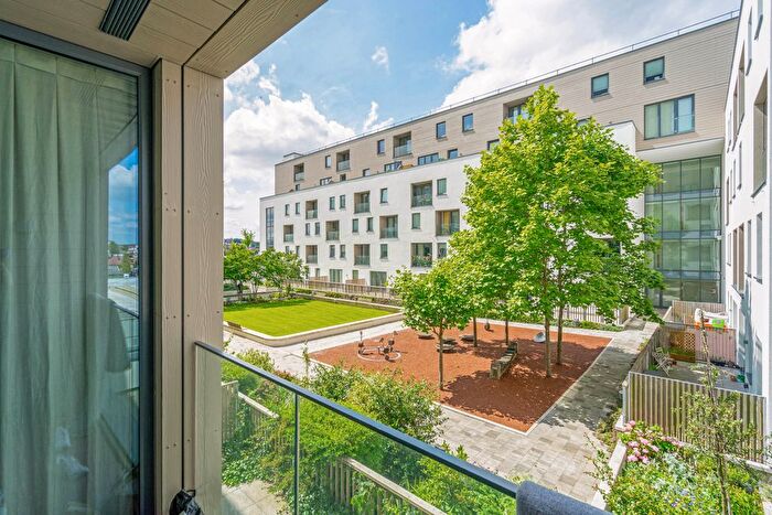 2 Bedroom Flat For Sale In Capitol Way, London, NW9