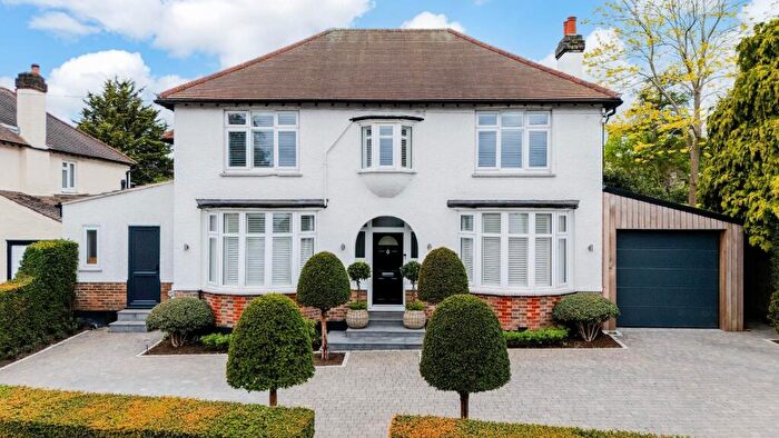 5 Bedroom Detached House For Sale In Hampton Grove, Epsom, KT17