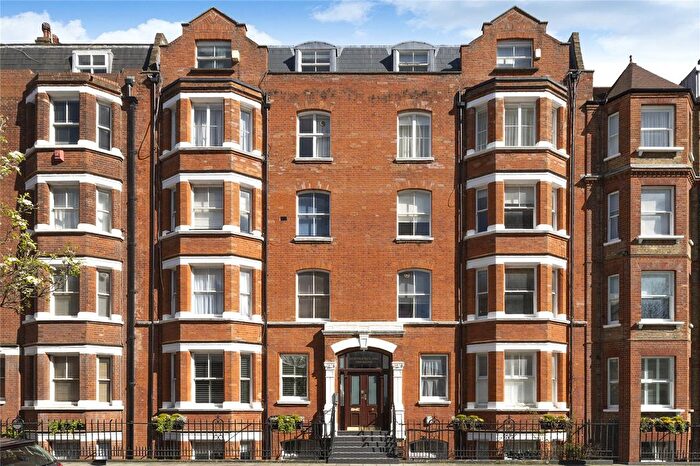 3 Bedroom Flat For Sale In Luxborough Street, London, W1U