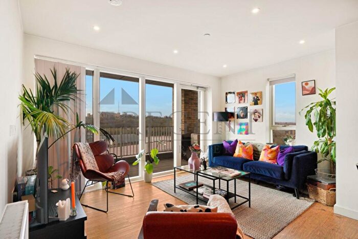 2 Bedroom Apartment For Sale In Alington House, Mary Neuner Road, N8