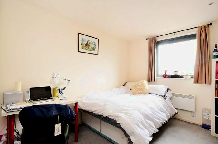 2 Bedroom Flat To Rent In Devonport Street, Whitechapel, London, E1