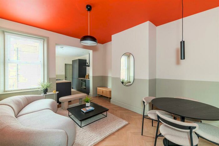 2 Bedroom Flat To Rent In Simonside Terrace, Heaton, Newcastle Upon Tyne, NE6