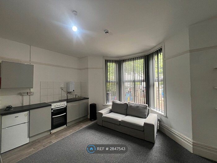 1 Bedroom Flat To Rent In Oakfield St, Cardiff, CF24