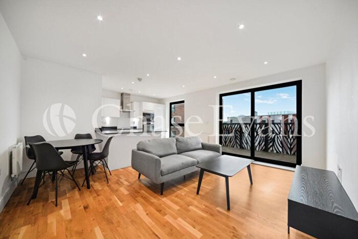 1 Bedroom Flat For Sale In Leven Road, Poplar, London, E14