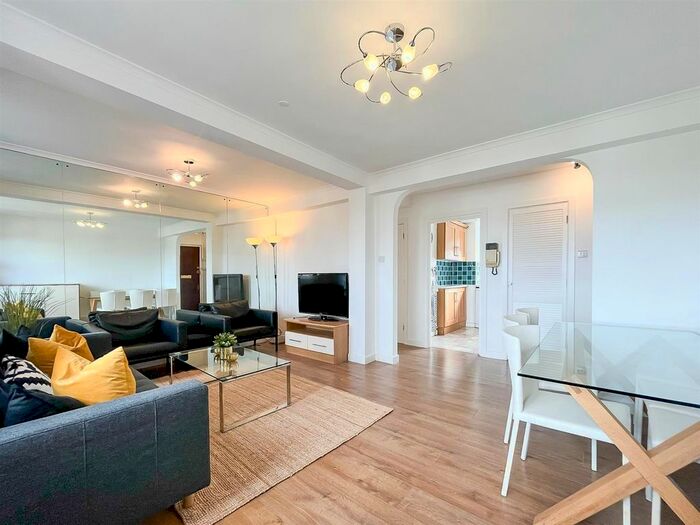 3 Bedroom Flat For Sale In Orchard Mead House, Finchley Road, NW11