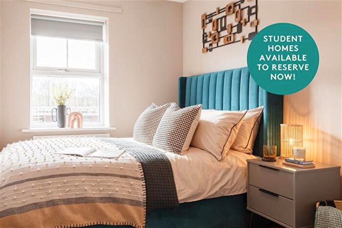 3 Bedroom End Of Terrace House To Rent In Casa, North Valley, Nottingham, NG7