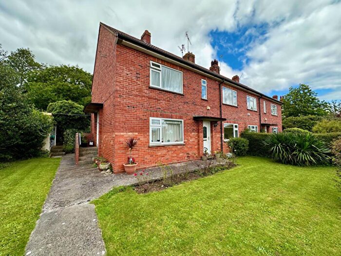 2 Bedroom Flat For Sale In Tor View Avenue, Glastonbury, Somerset, BA6