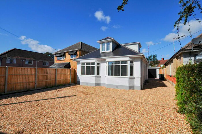 4 Bedroom Chalet To Rent In Wimborne Road West, Wimborne, BH21