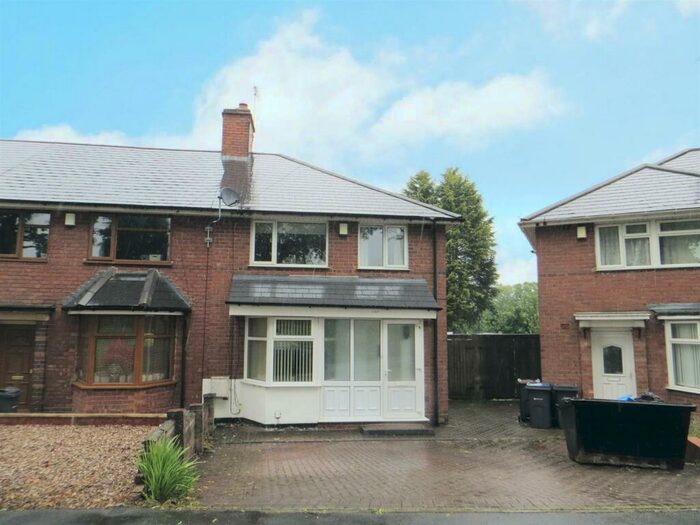 3 Bedroom Semi-Detached House To Rent In Bristol Road South, Rednal, B45