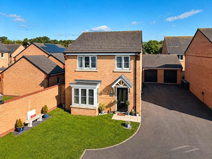 4 Bedroom Detached House For Sale In Cotswold Street, Brompton, Northallerton, North Yorkshire, DL6