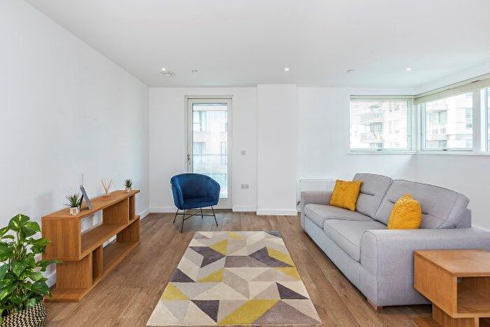 2 Bedroom Flat To Rent In Bessemer Place, London, SE10