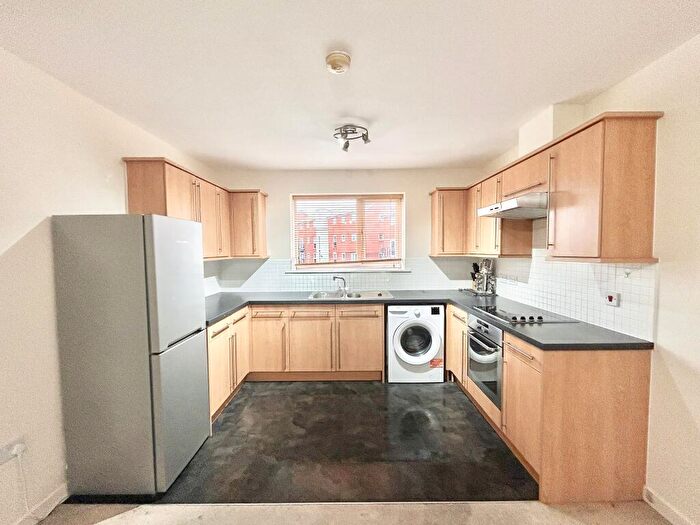 2 Bedroom Flat To Rent In Kinsey Road, Smethwick, B66