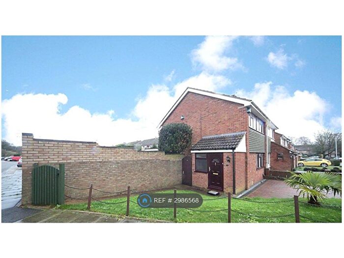 3 Bedroom Semi-Detached House To Rent In Holgate Drive, Luton, LU4