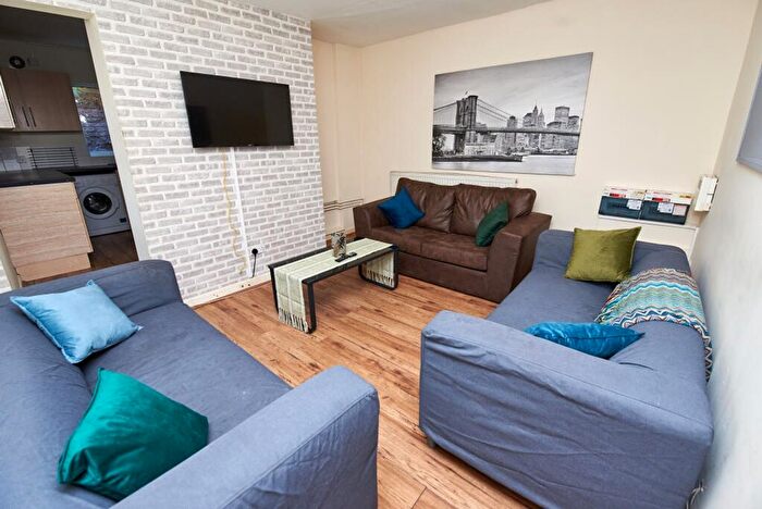 5 Bedroom Flat To Rent In Mansfield Road, Nottingham, NG1