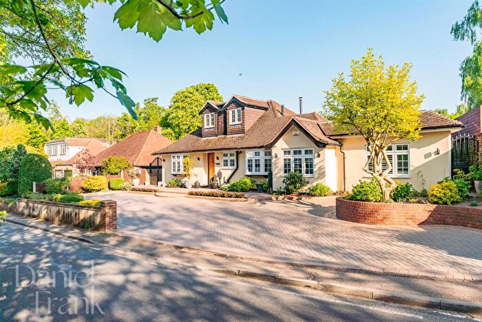 3 Bedroom Detached House For Sale In Debden Lane, Loughton, IG10