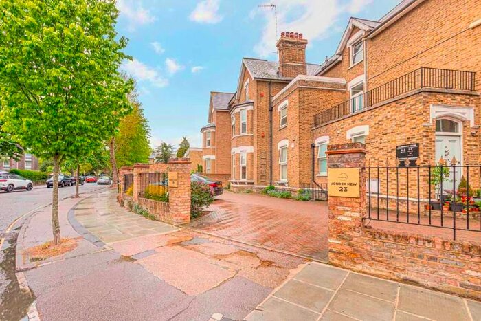 1 Bedroom Flat To Rent In Kew Gardens Rd, London, TW9