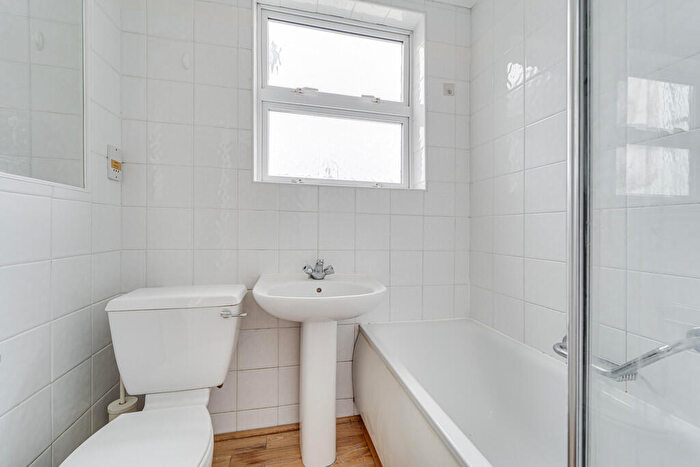 2 Bedroom Apartment To Rent In Haverstock Hill, Belsize Park, London, NW3