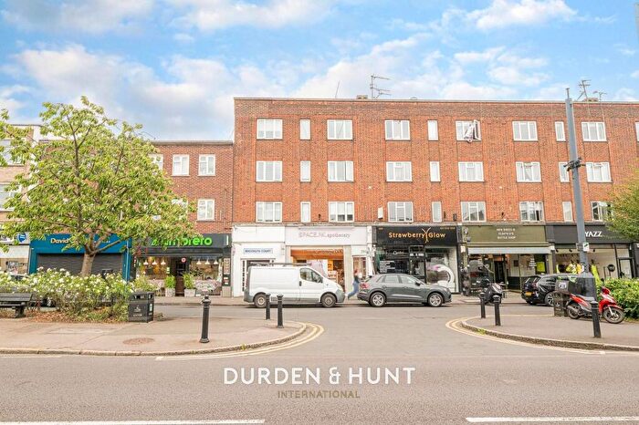 2 Bedroom Apartment To Rent In High Road, Loughton, IG10
