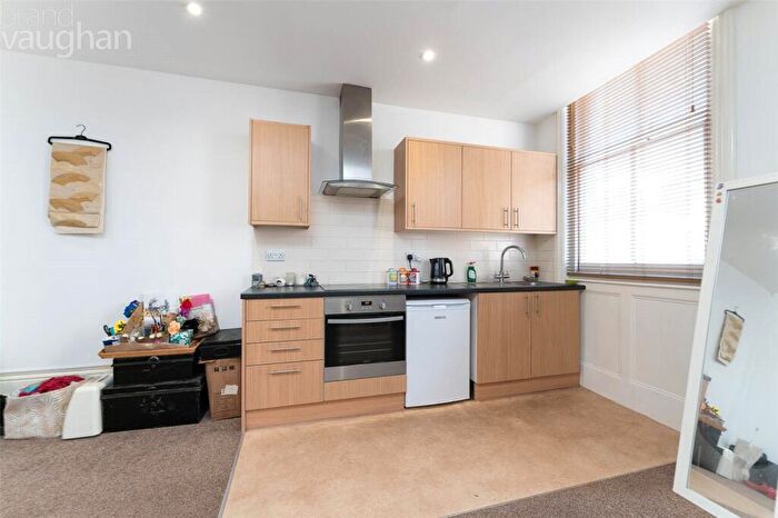 Flat To Rent In Bristol Road, Brighton, East Sussex, BN2