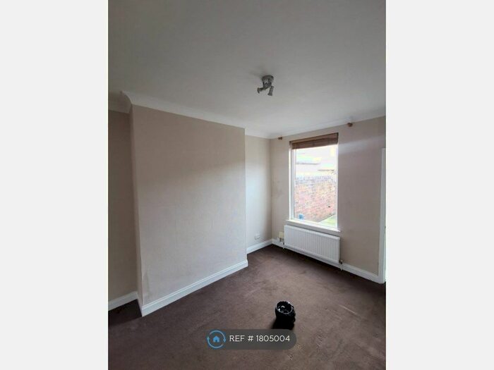 2 Bedroom Terraced House To Rent In Diamond Street, York, YO31