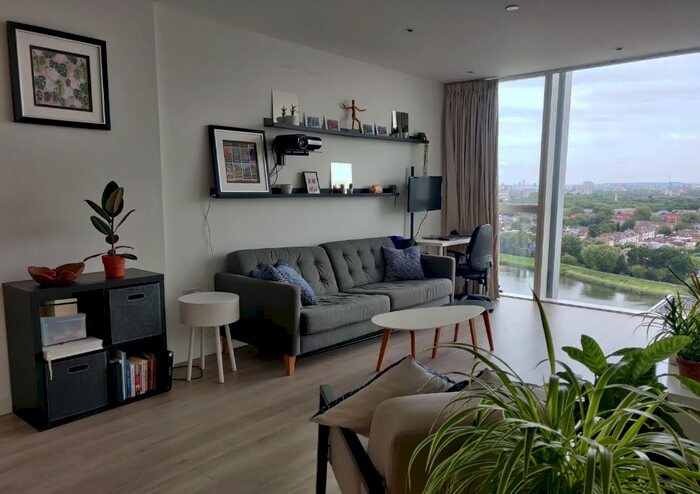 2 Bedroom Apartment To Rent In Devan Grove, London, N4