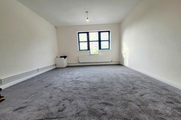 1 Bedroom Flat To Rent In Queens Road, Manchester, M40