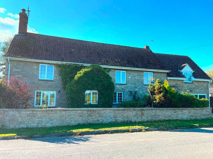 5 Bedroom Detached House For Sale In Dairy Farm House, Hayes Knoll, Purton Stoke., SN5