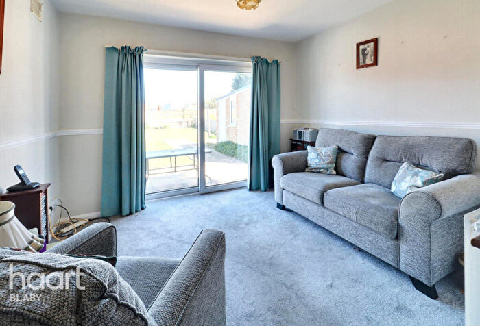 3 Bedroom Semi-Detached House For Sale In New Street, Leicester, LE8