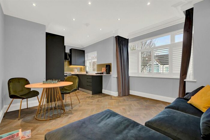 1 Bedroom Flat To Rent In Woodstock Avenue, London, W13