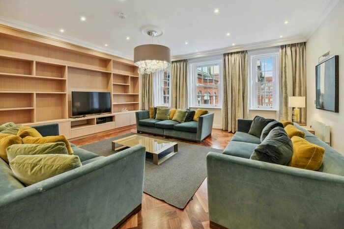 3 Bedroom Flat To Rent In Stratton Street, London, W1J