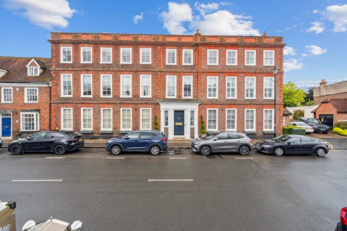2 Bedroom Apartment For Sale In High Street, Amersham, Buckinghamshire, HP7