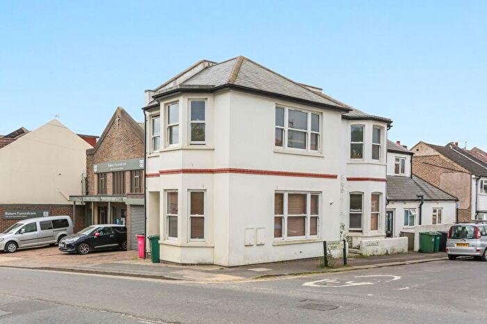 2 Bedroom Flat To Rent In Church Road, Portslade, BN41