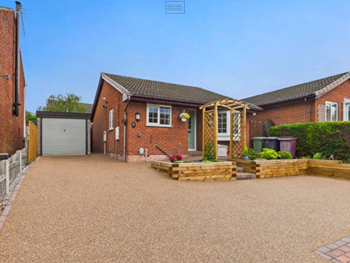 2 Bedroom Detached Bungalow For Sale In Durham Avenue, Grassmoor, S42