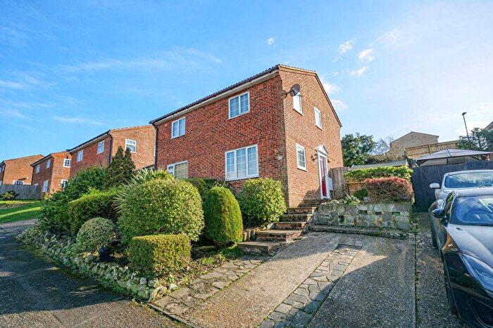 Semi-Detached House For Sale In Wentworth Way, St. Leonards-On-Sea, TN38