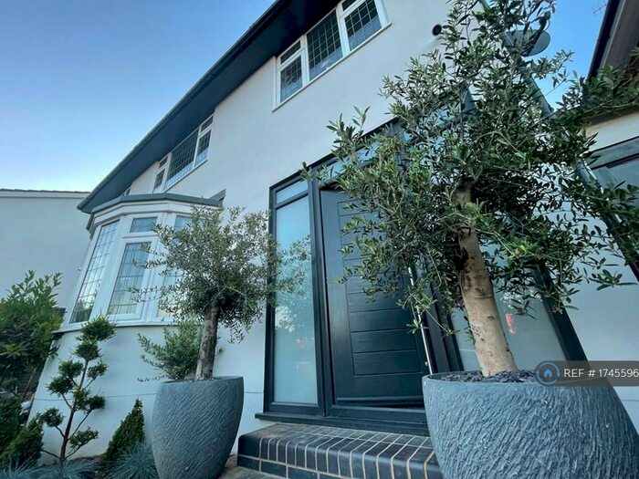 5 Bedroom Detached House To Rent In Perry Hall Road, Orpington, BR6