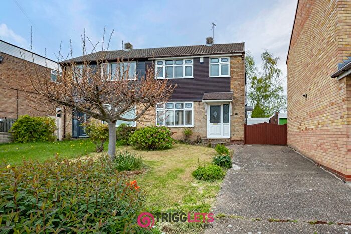 3 Bedroom Semi Detached House For Sale In Dove Road, Wombwell, Barnsley, S73
