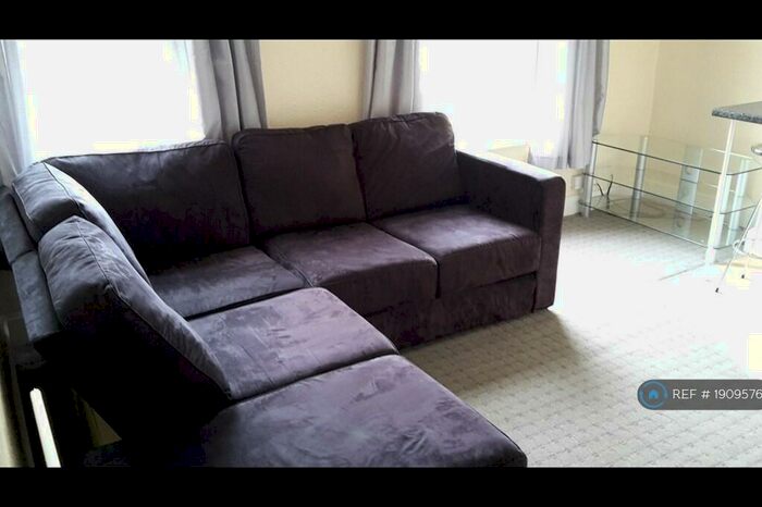 1 Bedroom Flat To Rent In Andover Street, Swindon, SN1