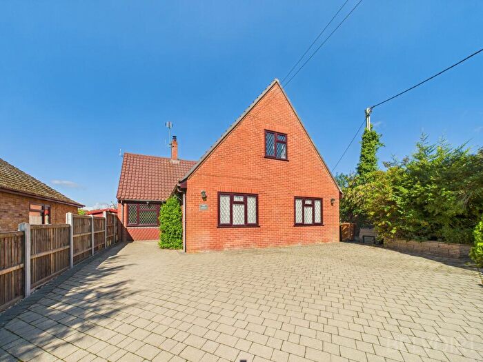 4 Bedroom Detached House For Sale In Willow Corner, Carbrooke, IP25