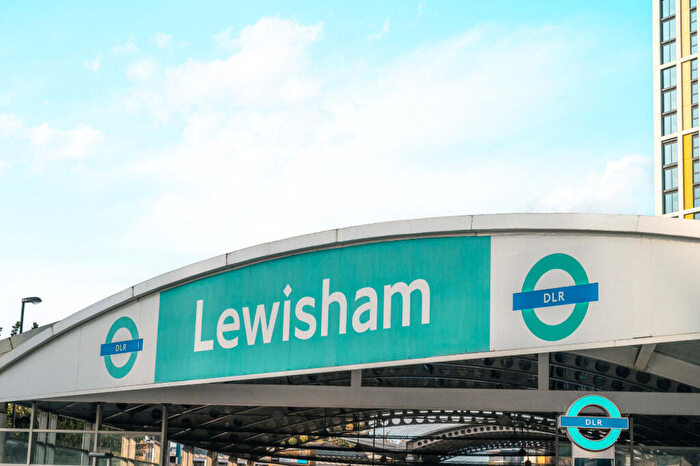 2 Bedroom Apartment To Rent In Lockgate Lodge, SE13